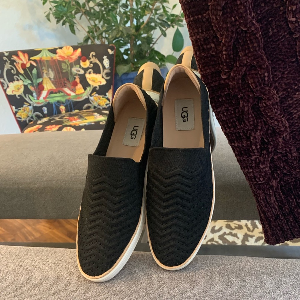 UGG Sammy Slip-On Sneakers